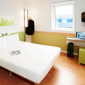 Habitación Estándar con Cama Queen